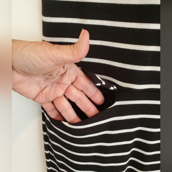 WAREHOUSE Bodycon Nautical Black /White striped Pockets Summer Knit Dress Sz 4-6 - Picture 6 of 13